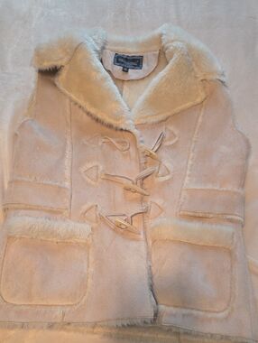 Women's Cream Faux-Shearling Toggle Vest with Plush Collar